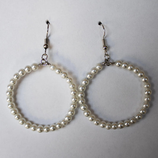 Pearly Round Earrings